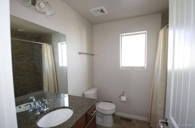 15801 E Broncos Place, Englewood, CO 80112