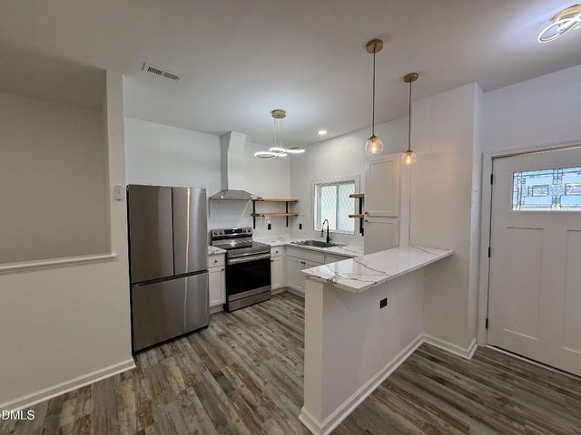 242 Oakdale Avenue, Clayton, NC 27520