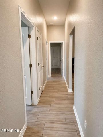 624 W LA ENTRADA Circle, Sunland Park, NM 88063