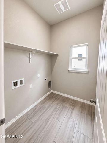 624 W LA ENTRADA Circle, Sunland Park, NM 88063