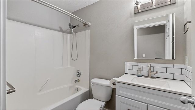 728 E Joshua Dr, Medical Lake, WA 99022