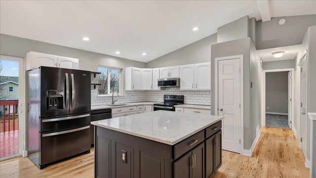 728 E Joshua Dr, Medical Lake, WA 99022