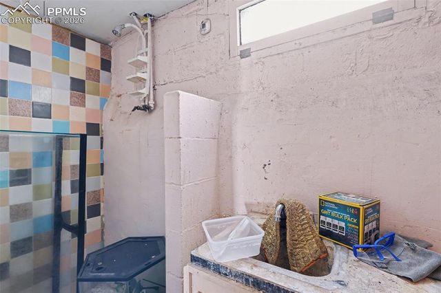 819 Duclo Avenue, Manitou Springs, CO 80829