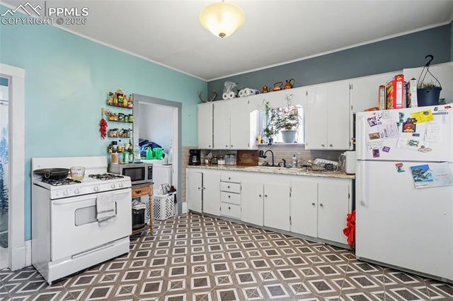 819 Duclo Avenue, Manitou Springs, CO 80829