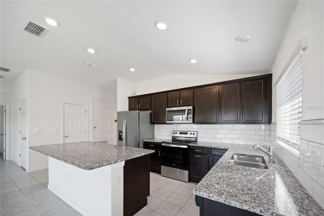 3540 74TH AVENUE CIRCLE E, Sarasota, FL 34243