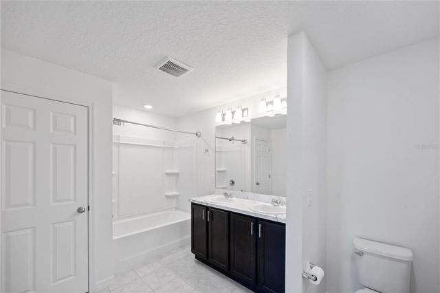 3540 74TH AVENUE CIRCLE E, Sarasota, FL 34243