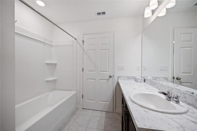 3540 74TH AVENUE CIRCLE E, Sarasota, FL 34243