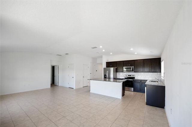 3540 74TH AVENUE CIRCLE E, Sarasota, FL 34243