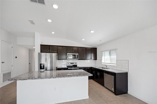 3540 74TH AVENUE CIRCLE E, Sarasota, FL 34243
