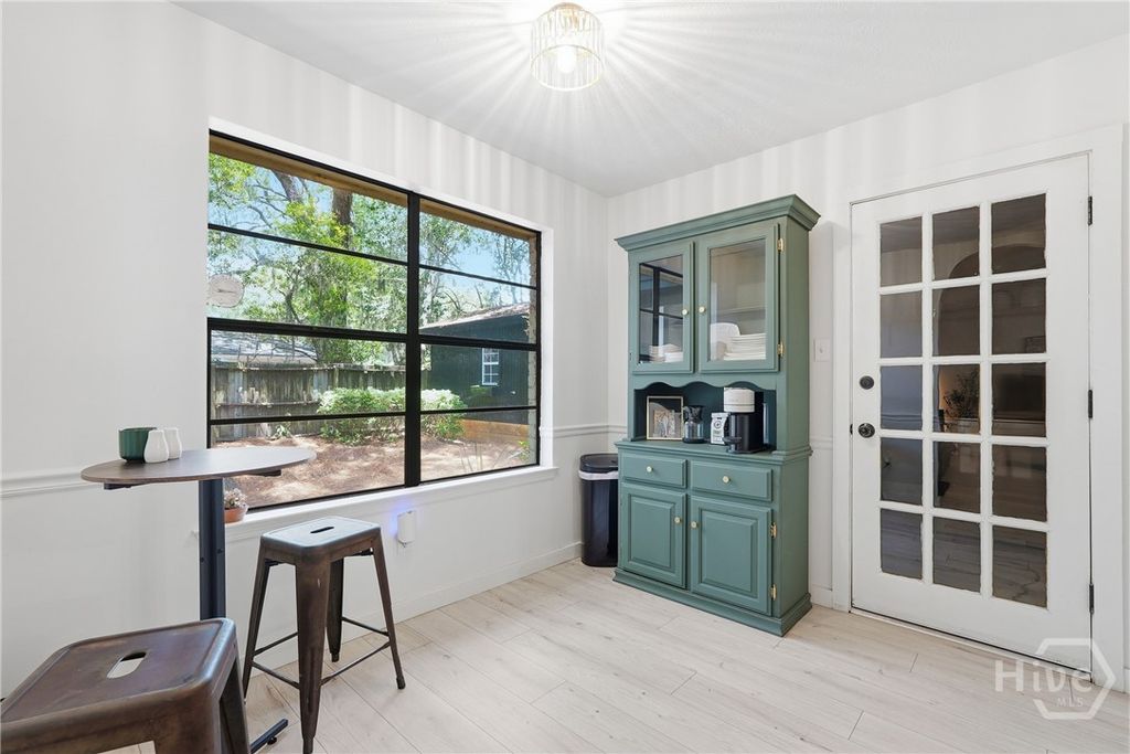 Image 11 of property listing at 607 Leaning Oaks Drive, Savannah, GA 31410