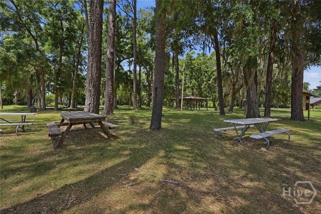 Image 25 of property listing at 607 Leaning Oaks Drive, Savannah, GA 31410