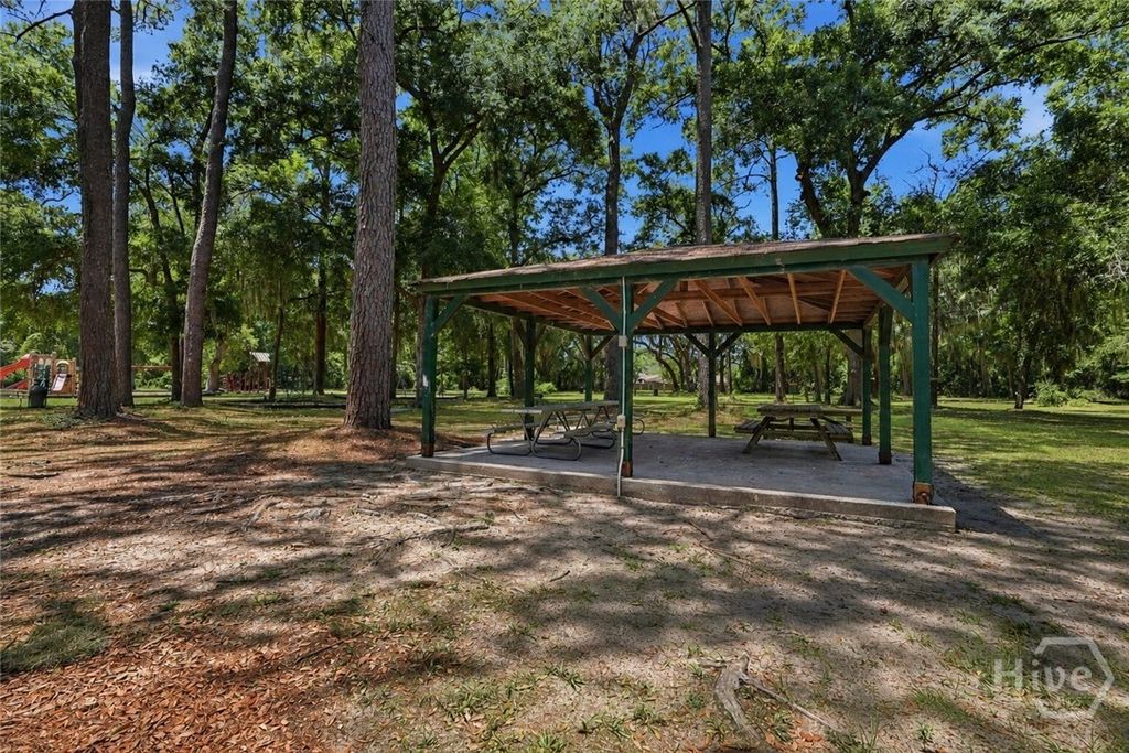 Image 27 of property listing at 607 Leaning Oaks Drive, Savannah, GA 31410