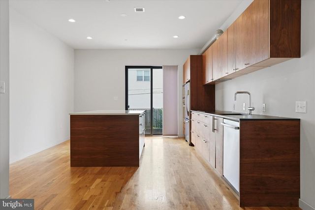 1734 FOLSOM ST, Philadelphia, PA 19130