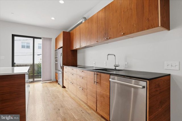 1734 FOLSOM ST, Philadelphia, PA 19130