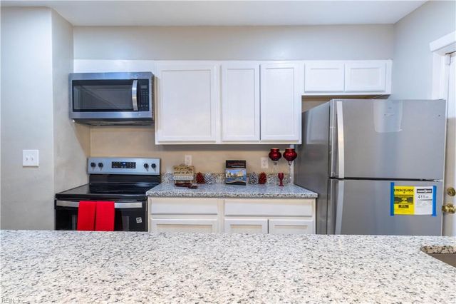 13 Kennedy DR, Portsmouth, VA 23702