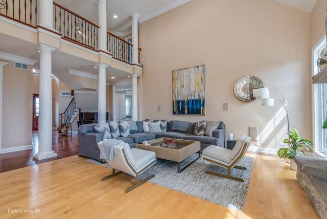 1235 MACALPIN Drive, Inverness, IL 60010