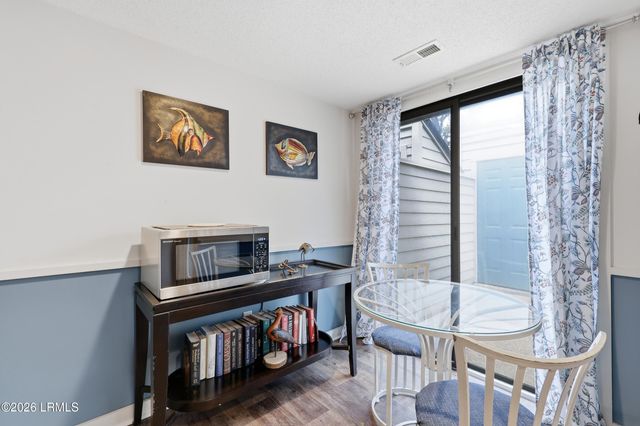 113 Shipyard Dr Apt 198, Hilton Head Island, SC 29928