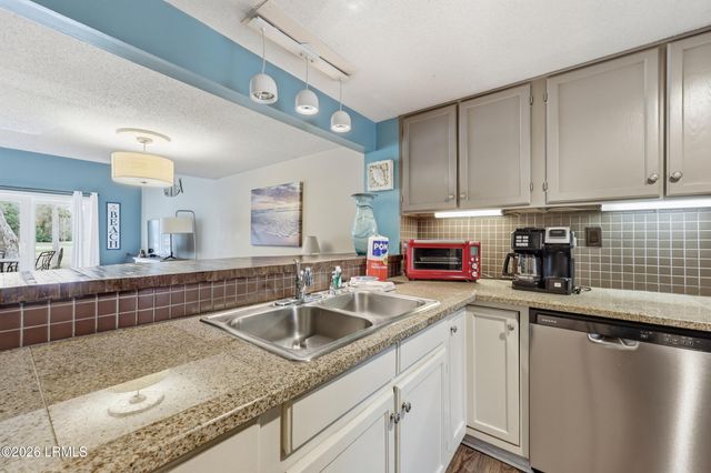 113 Shipyard Dr Apt 198, Hilton Head Island, SC 29928