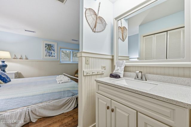 113 Shipyard Dr Apt 198, Hilton Head Island, SC 29928