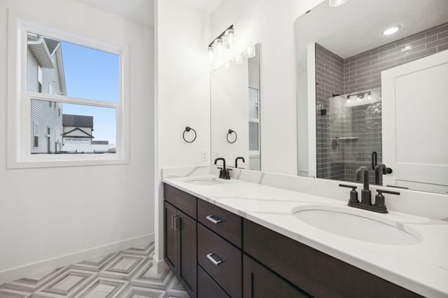 7665 22nd Avenue E, Shakopee, MN 55379