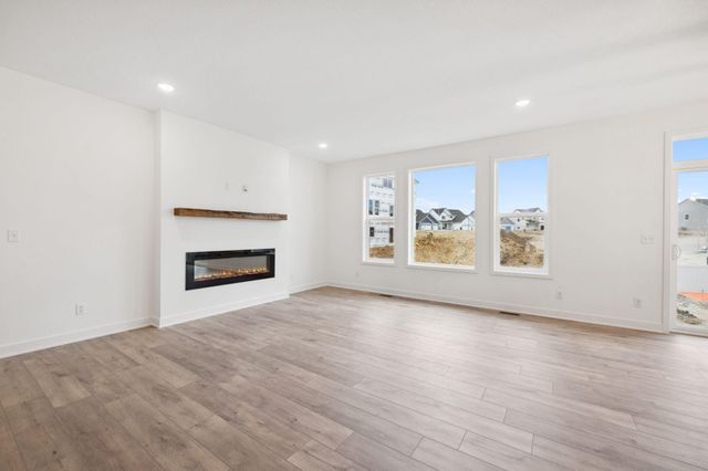 7665 22nd Avenue E, Shakopee, MN 55379