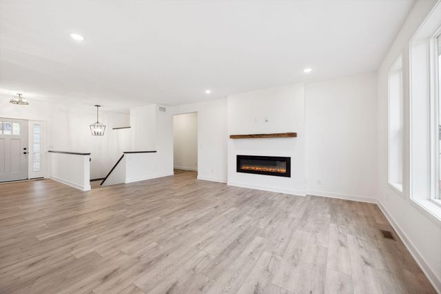 7665 22nd Avenue E, Shakopee, MN 55379