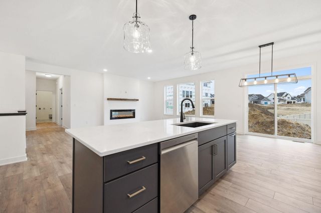 7665 22nd Avenue E, Shakopee, MN 55379