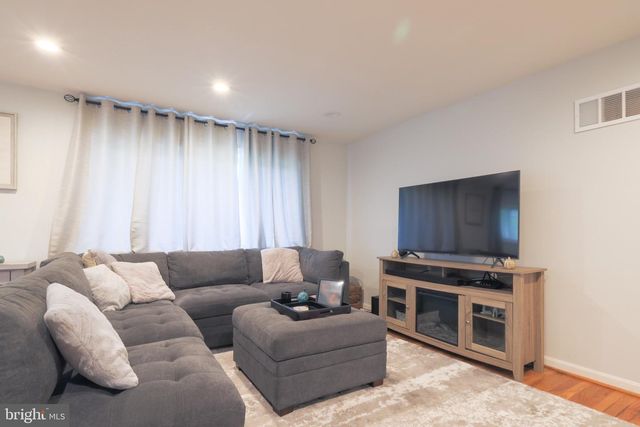 560 LANNY CT, Millersville, MD 21108