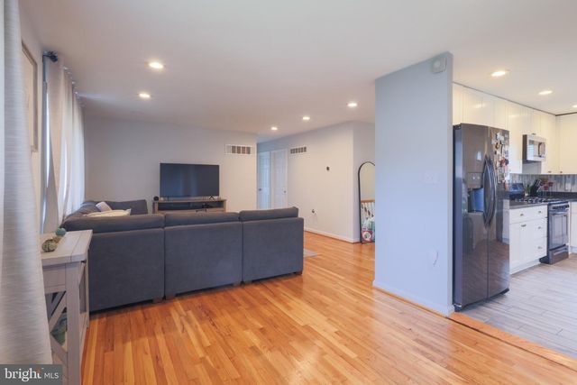 560 LANNY CT, Millersville, MD 21108