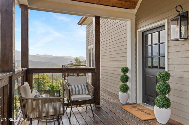 647 Kristis Place, Gatlinburg, TN 37738