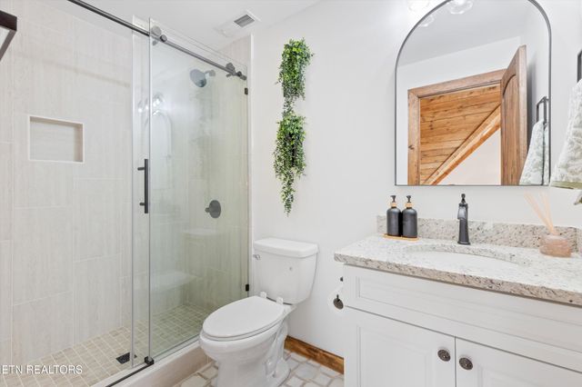 647 Kristis Place, Gatlinburg, TN 37738