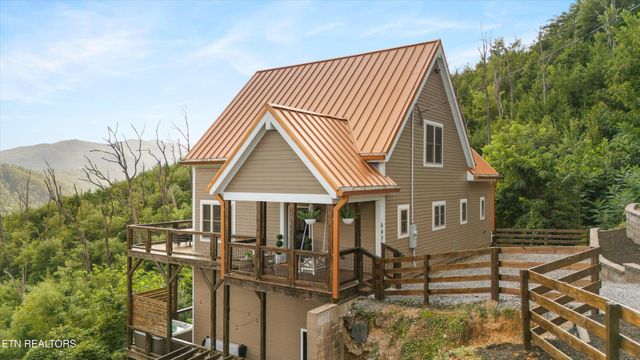 647 Kristis Place, Gatlinburg, TN 37738