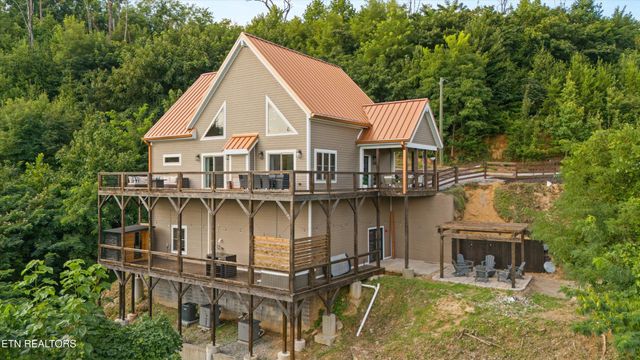 647 Kristis Place, Gatlinburg, TN 37738