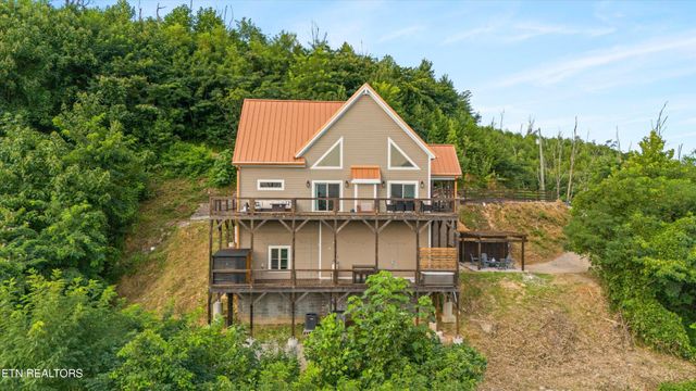 647 Kristis Place, Gatlinburg, TN 37738