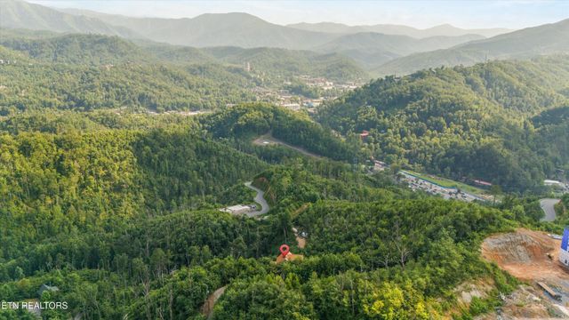 647 Kristis Place, Gatlinburg, TN 37738