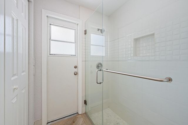 7087 N 155th Pl Place N, Palm Beach Gardens, FL 33418