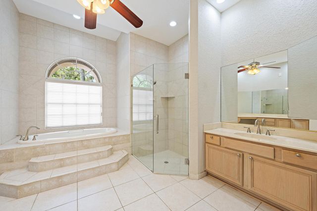 7087 N 155th Pl Place N, Palm Beach Gardens, FL 33418