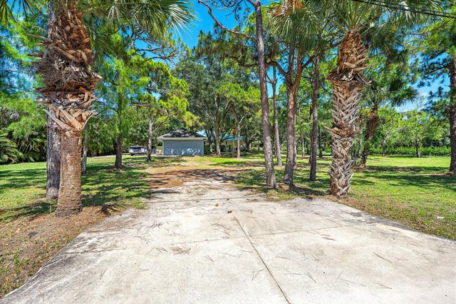 7087 N 155th Pl Place N, Palm Beach Gardens, FL 33418