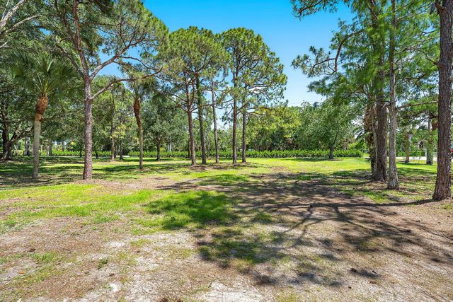 7087 N 155th Pl Place N, Palm Beach Gardens, FL 33418