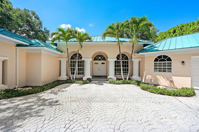 7087 N 155th Pl Place N, Palm Beach Gardens, FL 33418