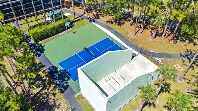 7087 N 155th Pl Place N, Palm Beach Gardens, FL 33418