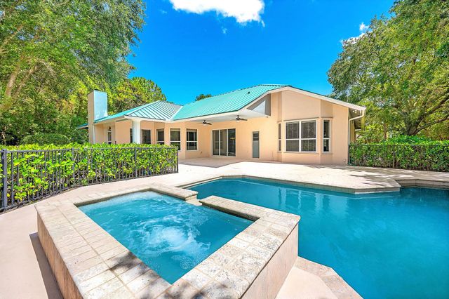 7087 N 155th Pl Place N, Palm Beach Gardens, FL 33418