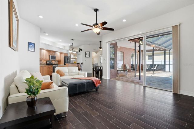 10555 SHADY OAK LANE, Seminole, FL 33777