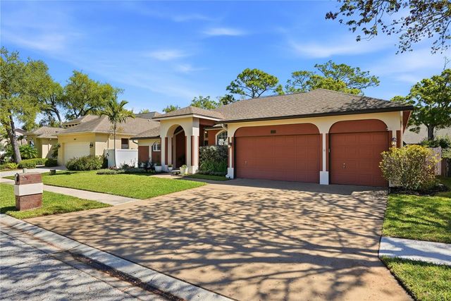 10555 SHADY OAK LANE, Seminole, FL 33777