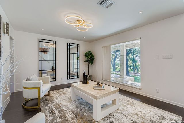 14007 Mint Trail, Hill Country Village, TX 78232