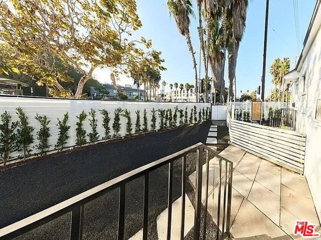 582 Venice Boulevard A, Venice, CA 90291