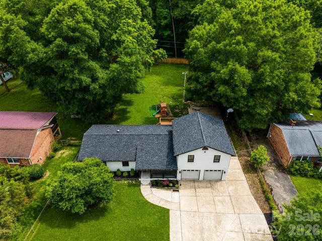 833 Knowles Drive, Dallas, NC 28034