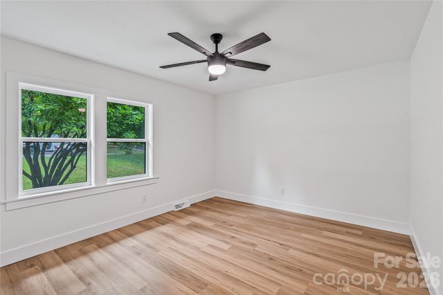 833 Knowles Drive, Dallas, NC 28034