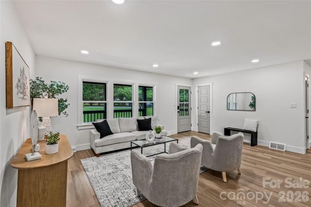 833 Knowles Drive, Dallas, NC 28034