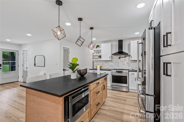 833 Knowles Drive, Dallas, NC 28034